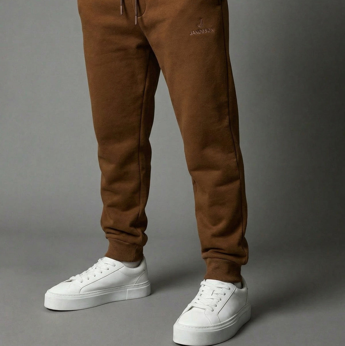 Jakobson Essential Joggers detail view